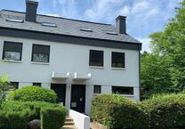 Charmante Doppelhaushälfte mit viel Platz, Garten & Garage