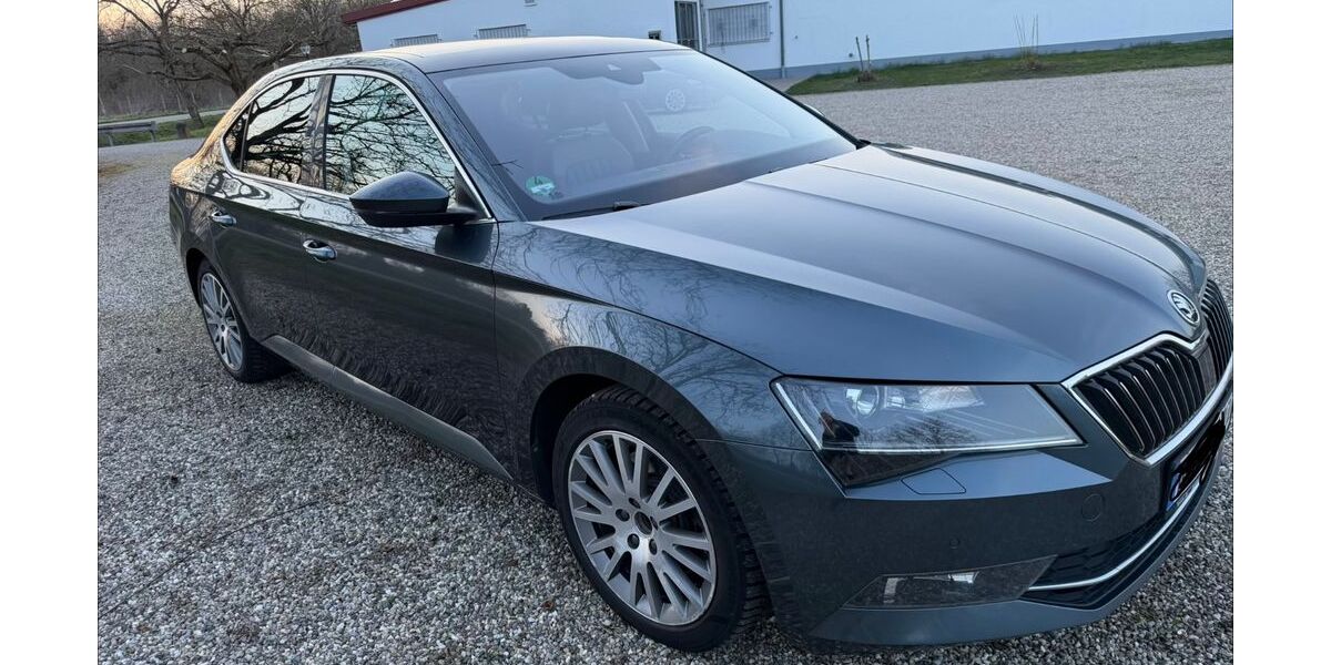 Skoda Superb 251.214 km 14.000 &euro; Kuppenheim 76456