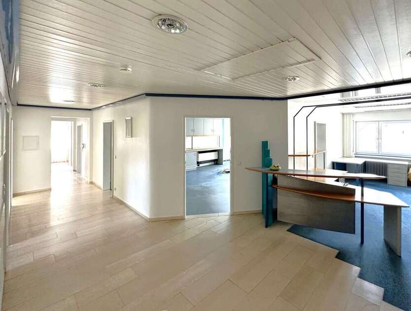 Büro in Kuppenheim 1.480 € 166.48 m²