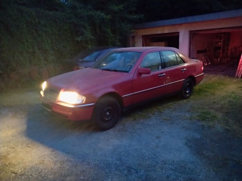 Mercedes-Benz C 250 200.000 km 8.500 € Bad Herrenalb 76332