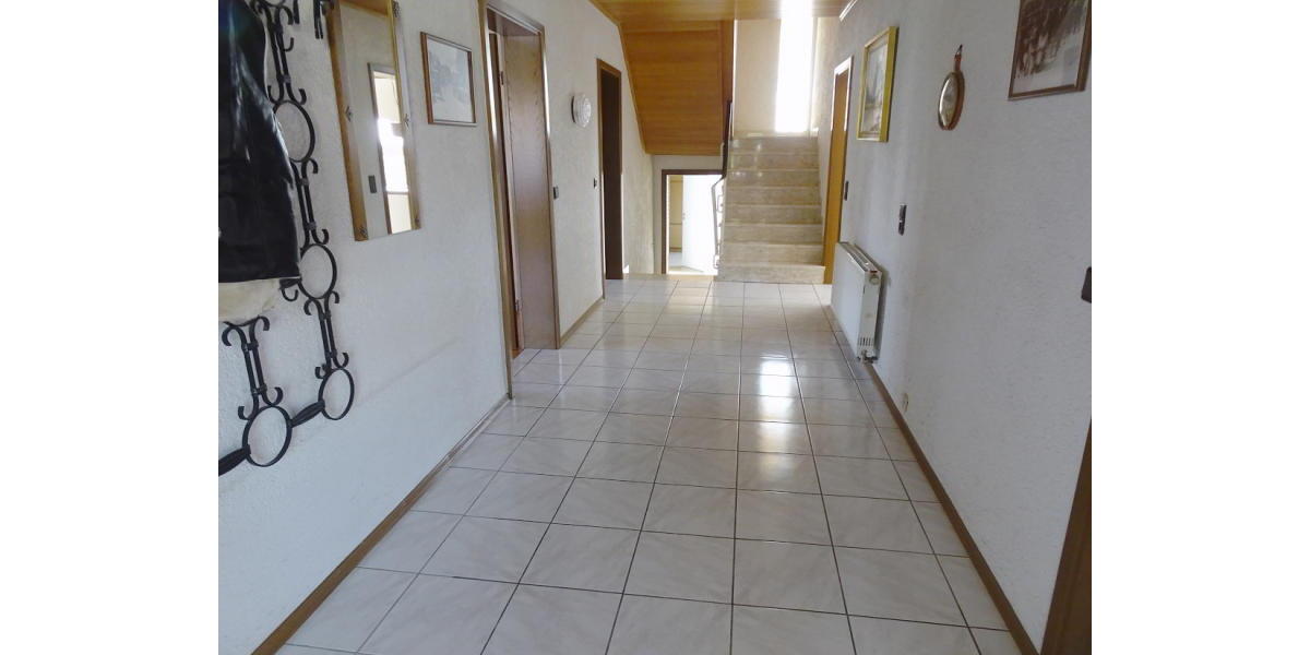 ObjNr:18697 - Gepflegtes, großes 2 Familienhaus in Rülzheim - Zweifamilienhaus Rülzheim | Angebot:21201310