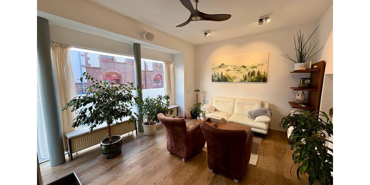 Attraktive Gewerbefläche mit Schaufenster 2 Zugängen zimmer