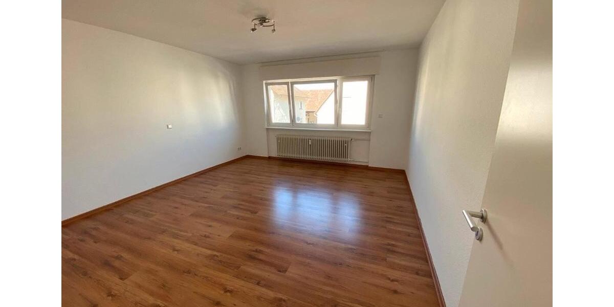 Etagenwohnung Karlsruhe Neureut - 3 Zimmer, 110 m&sup2;, 1.400&euro; | Angebot:24762121