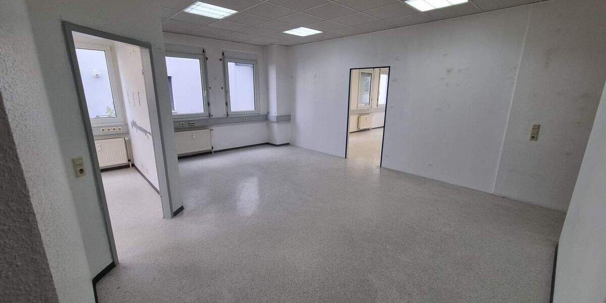 Gewerbeobjekt Karlsbad Langensteinbach - 4 Zimmer, 120 m&sup2;, 900&euro; | Angebot:23982181