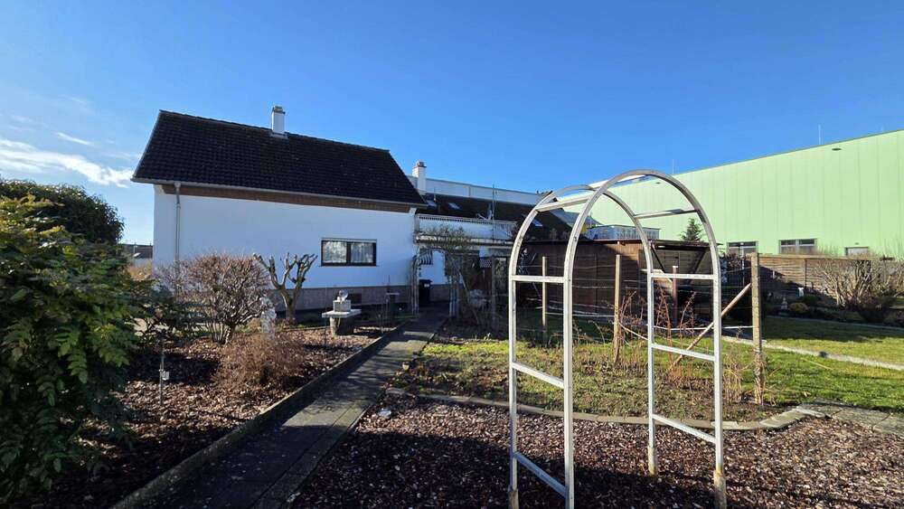 Einfamilienhaus Bruchsal - 6 Zimmer, 126 m&sup2;, 349.000&euro; | Angebot:26876671