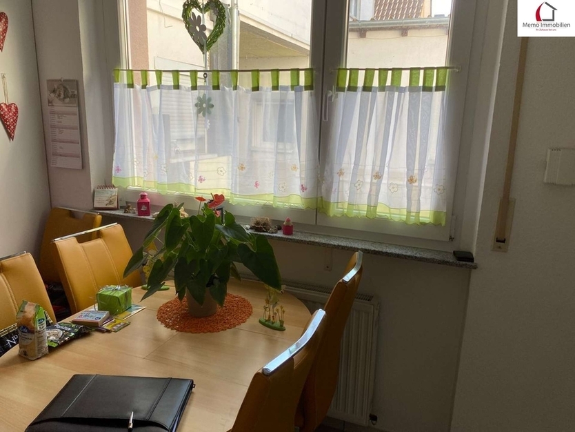 °°° Mehrfamilienhaus MIT 4 WohnungEN, 3 GARAGEN, GARTEN UND AUSBAUPOTENZIAL °°°