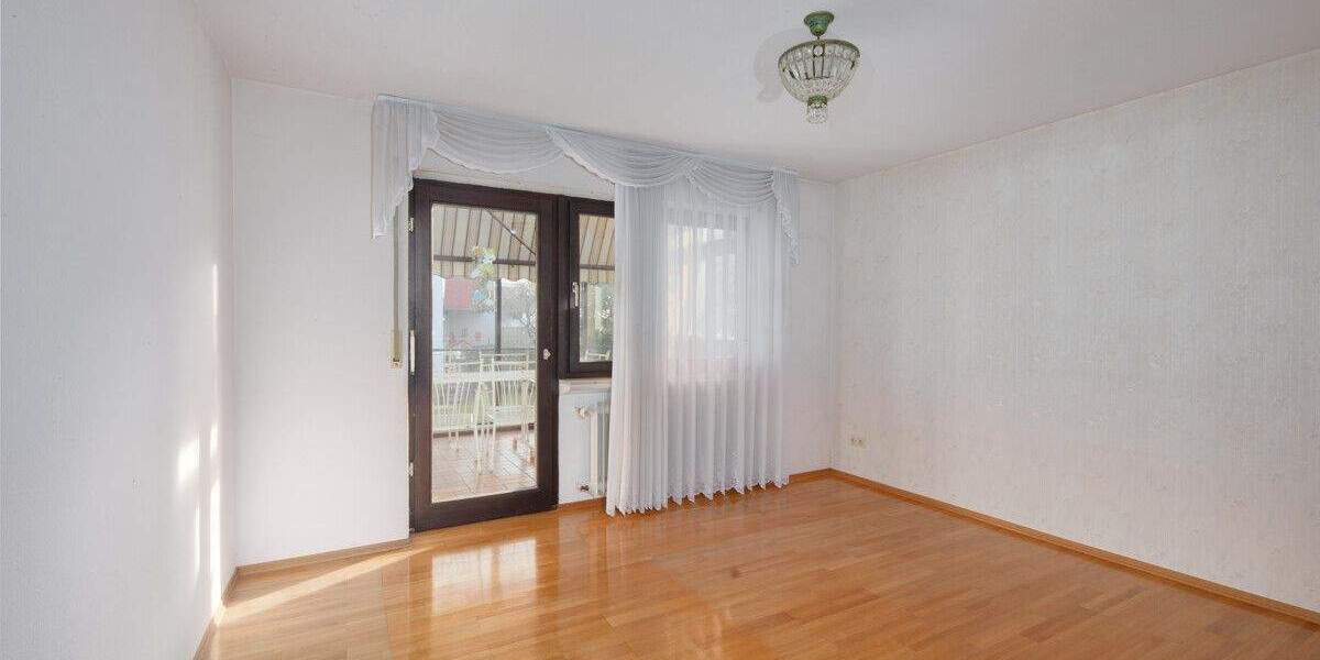 Mehrfamilienhaus, Wohnhaus Baden-Baden / Sandweier Sandweier - 8 Zimmer, 188 m&sup2;, 650.000&euro; | Angebot:25276152