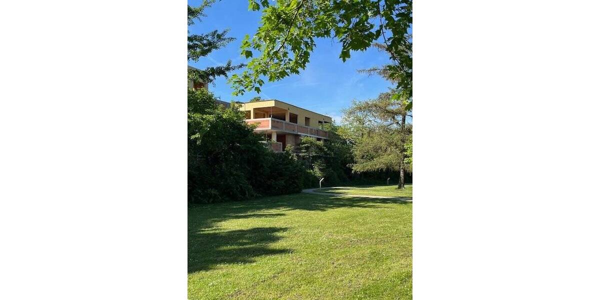 TOP Gelegenheit! Seniorengerechte ETW, 77m², 1. OG, 2 ZKB; - exklusive Lage am Park! Aufzug, Balkon, Keller,... 2 zimmer