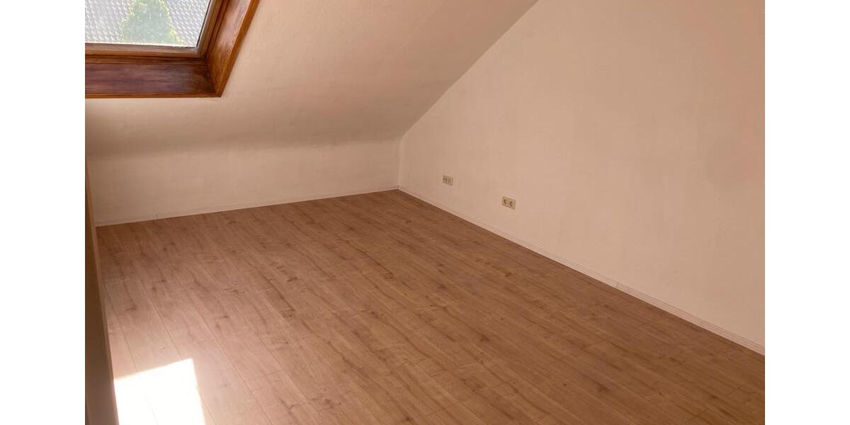 Dachgeschoßwohnung Karlsruhe Neureut - 3 Zimmer, 53 m&sup2;, 165.000&euro; | Angebot:26965592