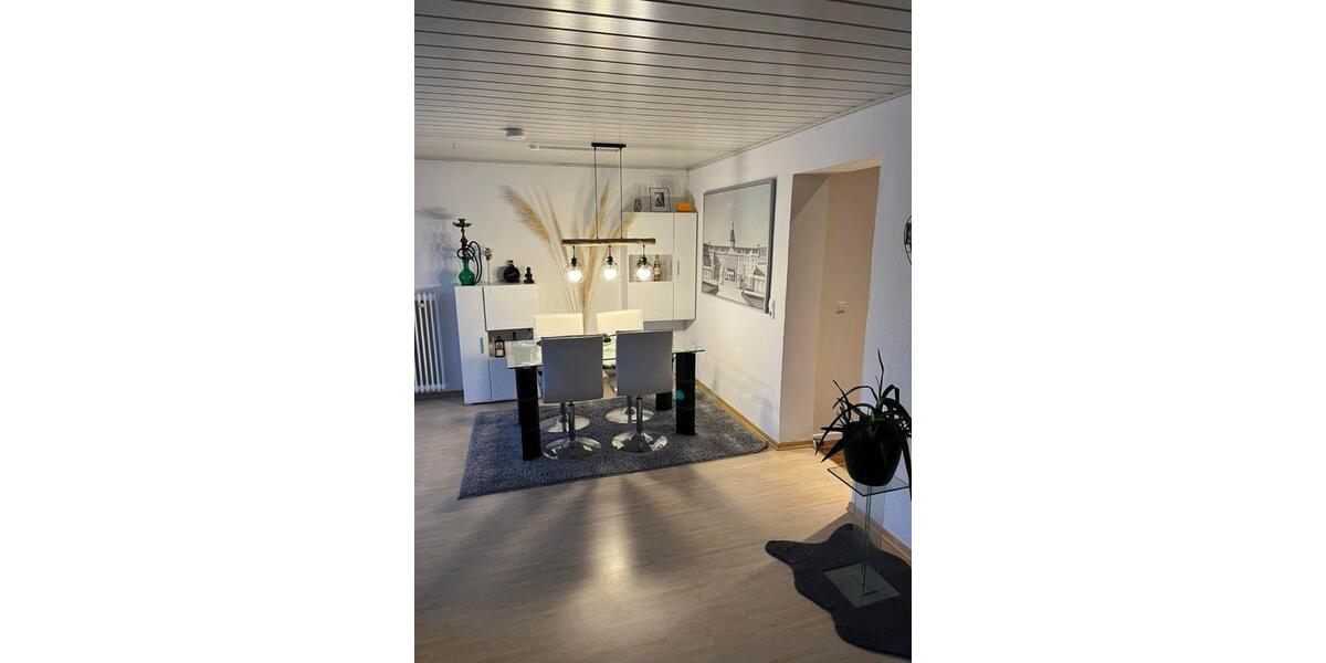 Etagenwohnung Karlsruhe Hagsfeld - 3 Zimmer, 90 m&sup2;, 985&euro; | Angebot:25615102