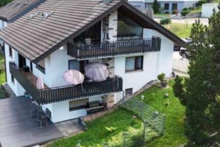 Großzügiges Einfamilienhaus mit ELW und traumhafter Weitsicht - ca. 275?m² Wohnfläche 9 zimmer