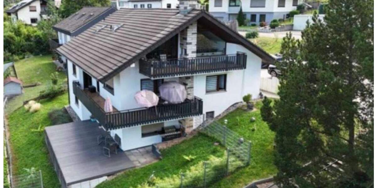 Großzügiges Einfamilienhaus mit ELW und traumhafter Weitsicht - ca. 275?m² Wohnfläche 9 zimmer