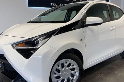Toyota Aygo (X) 58.560 km 9.999 &euro; Bretten 75015