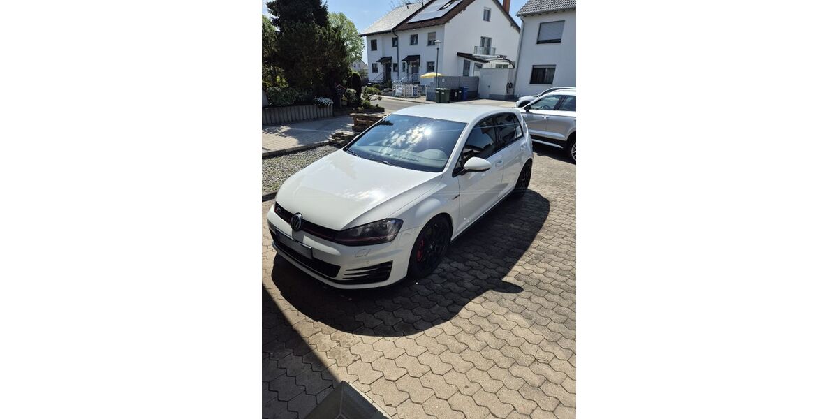 VW Golf 94.765 km 15.200 &euro; Karlsdorf-Neuthard 76689