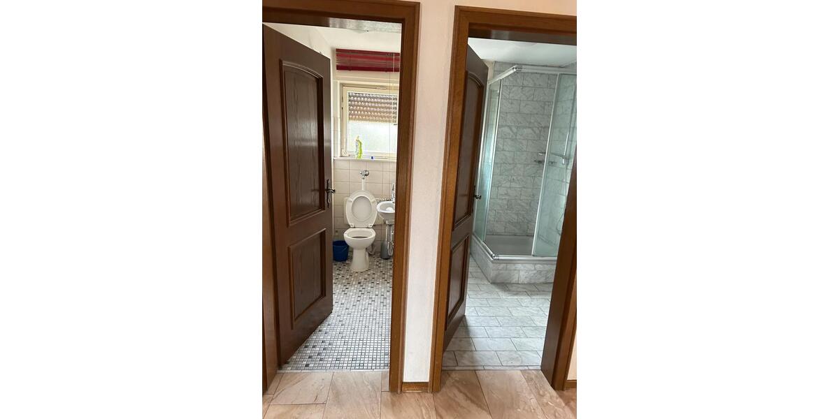 Etagenwohnung Steinmauern - 5 Zimmer, 150 m&sup2;, 1.200&euro; | Angebot:24976105