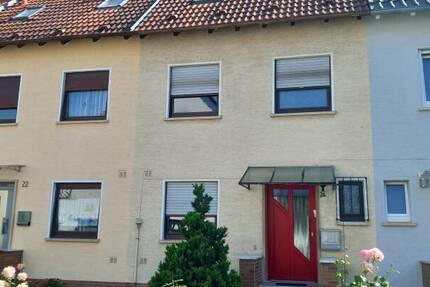 Familienfreundliches Reihenhaus (Erbpacht) mit großer Sonnenterrasse und Garage 5 zimmer