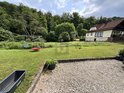 2380 QM WOHNEN AM BACH UND WALD ZUM ENTSPANNEN