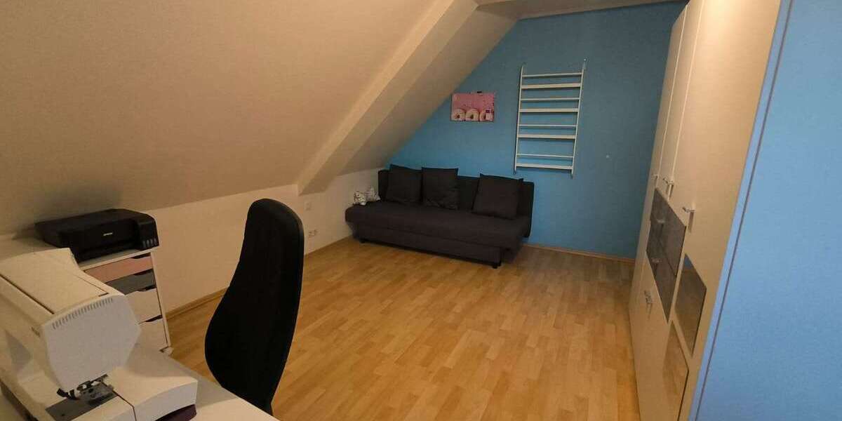 Helle Maisonette mit Dachspitze und Stellplätzen - Maisonettenwohnung Rastatt | Angebot:26302142
