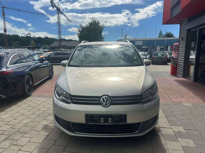 VW Touran 219.625 km 6.999 € Rastatt 76437