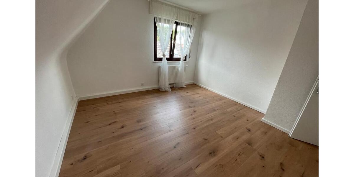 Dachgeschoßwohnung Karlsruhe Neureut - 1 Zimmer, 18 m&sup2;, 420&euro; | Angebot:25402495