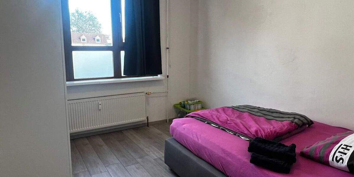 Sehr großzügige 5 Zimmer Wohnung im Hinterhof mit Stellplatz zu verkaufen! 5 zimmer