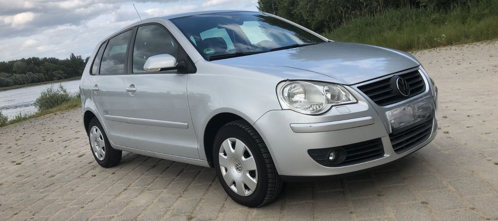 VW Polo 87.600 km 3.899 &euro; Au am Rhein 76474