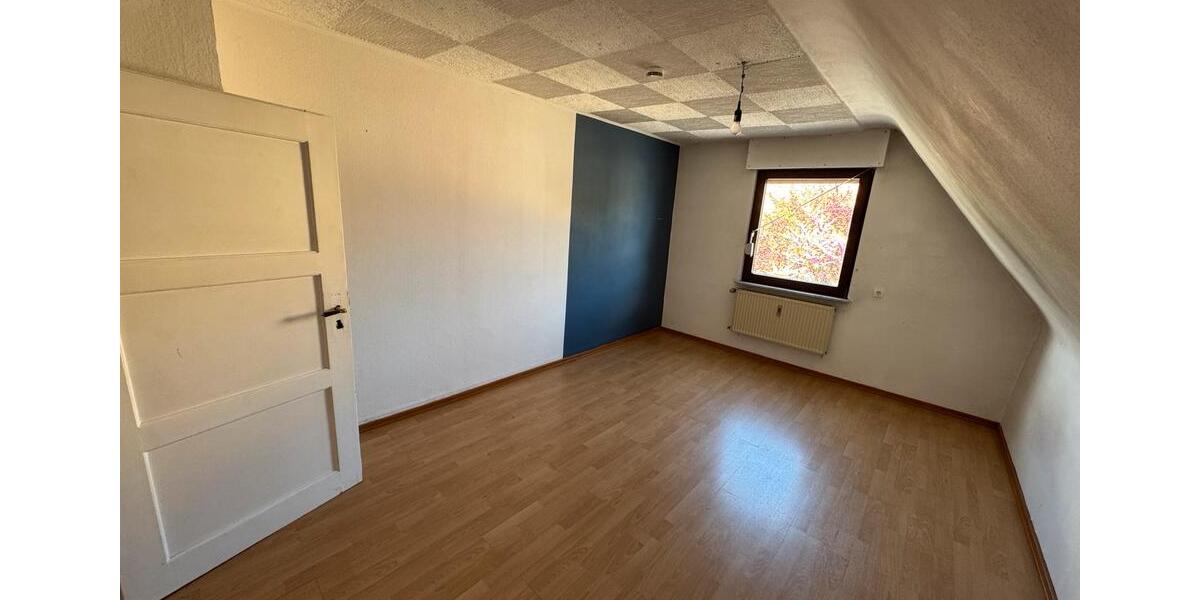 Einfamilienhaus Rheinstetten - 11 Zimmer, 226 m&sup2;, 430.000&euro; | Angebot:27121590
