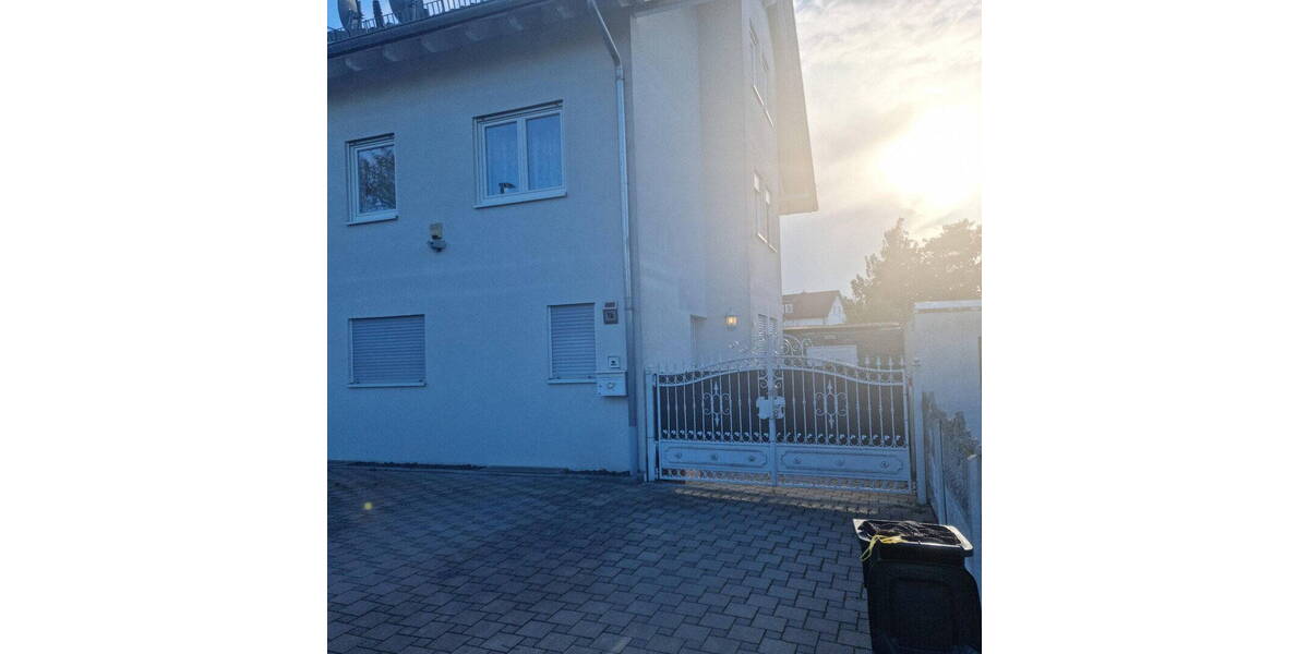 Doppelhaushälfte Pforzheim Nordweststadt - 7 Zimmer, 161 m&sup2;, 565.000&euro; | Angebot:26213556