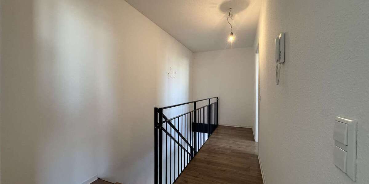 Modernes Reihenendhaus mit Wohn- und Gewerbeanteil + Garten, Garage & 3 Stellplätzen in Rheinstetten 6 zimmer