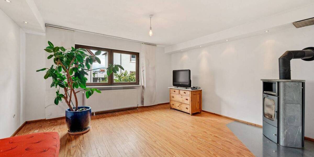 Mehrfamilienhaus, Wohnhaus Oberhausen-Rheinhausen Oberhausen - 8 Zimmer, 220 m&sup2;, 430.000&euro; | Angebot:26904256