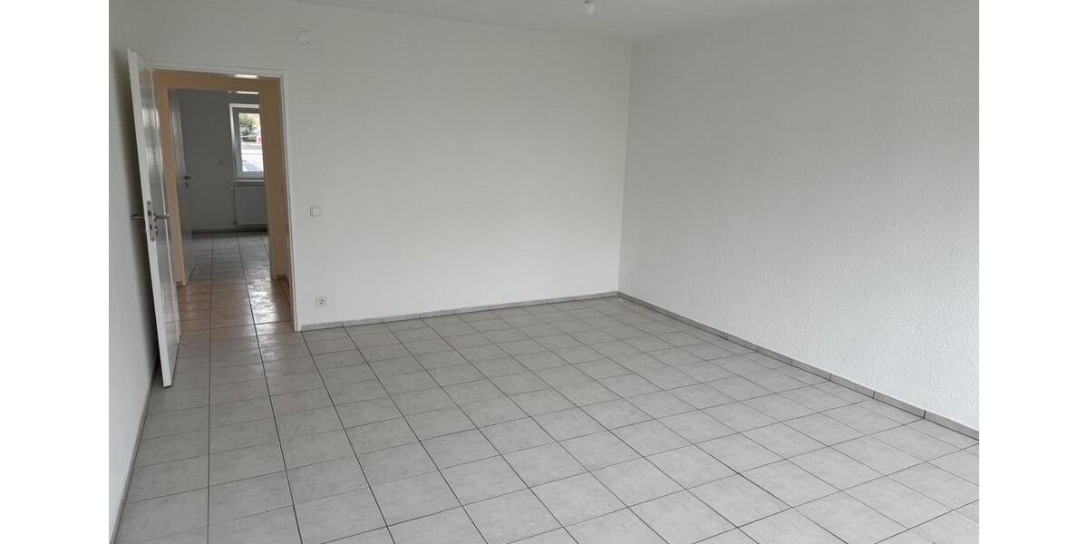 Erdgeschoßwohnung Philippsburg - 4 Zimmer, 92 m&sup2;, 1.100&euro; | Angebot:25306774