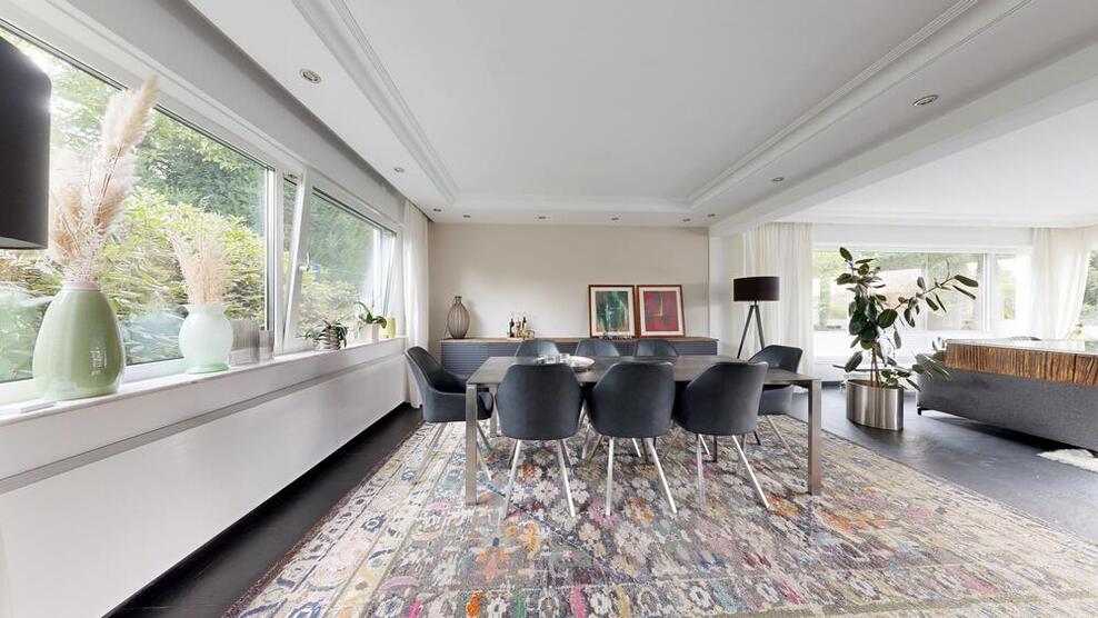 Exklusives, großes Einfamilienhaus in guter und ruhiger Ortsrand-Lage 9 zimmer