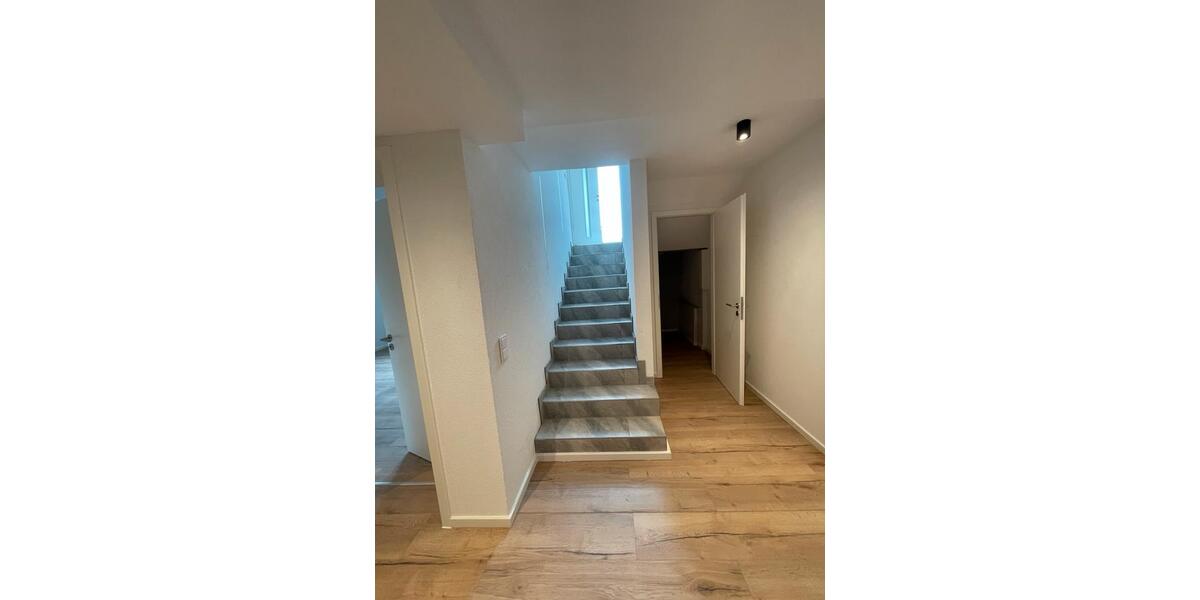 Etagenwohnung Philippsburg - 2 Zimmer, 85 m&sup2;, 985&euro; | Angebot:25626365