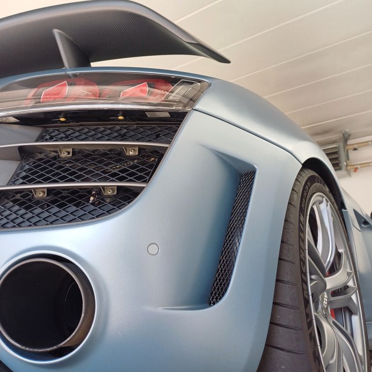 R8