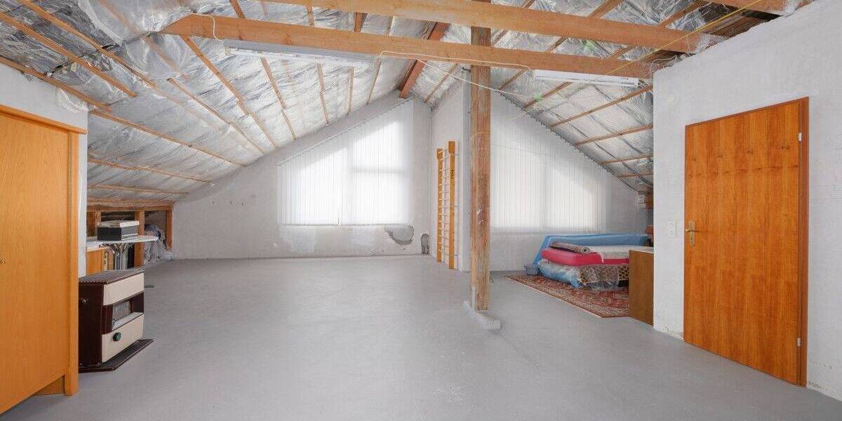 Einfamilienhaus oder 2-3 Familienhaus? Hier bestehen alle Möglichkeiten! 7 zimmer