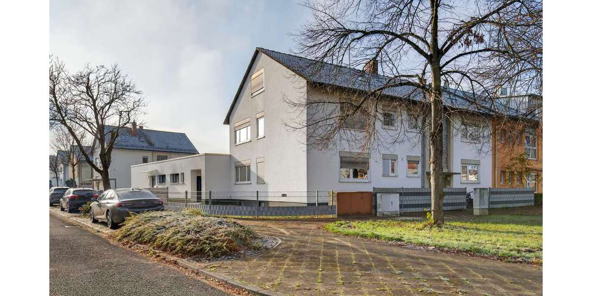 Haus zum Kaufen in Karlsruhe 1.775.000 € 552 m² 15 zimmer