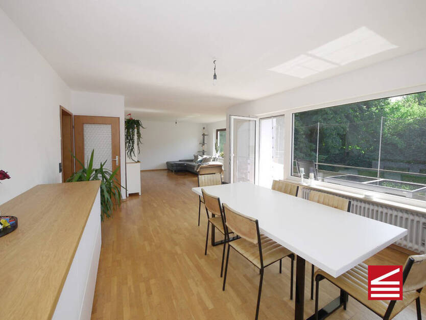 Baden-Baden, gut vermietetes 3(5) - Familien-Haus inkl. 3 Garagenplätze!