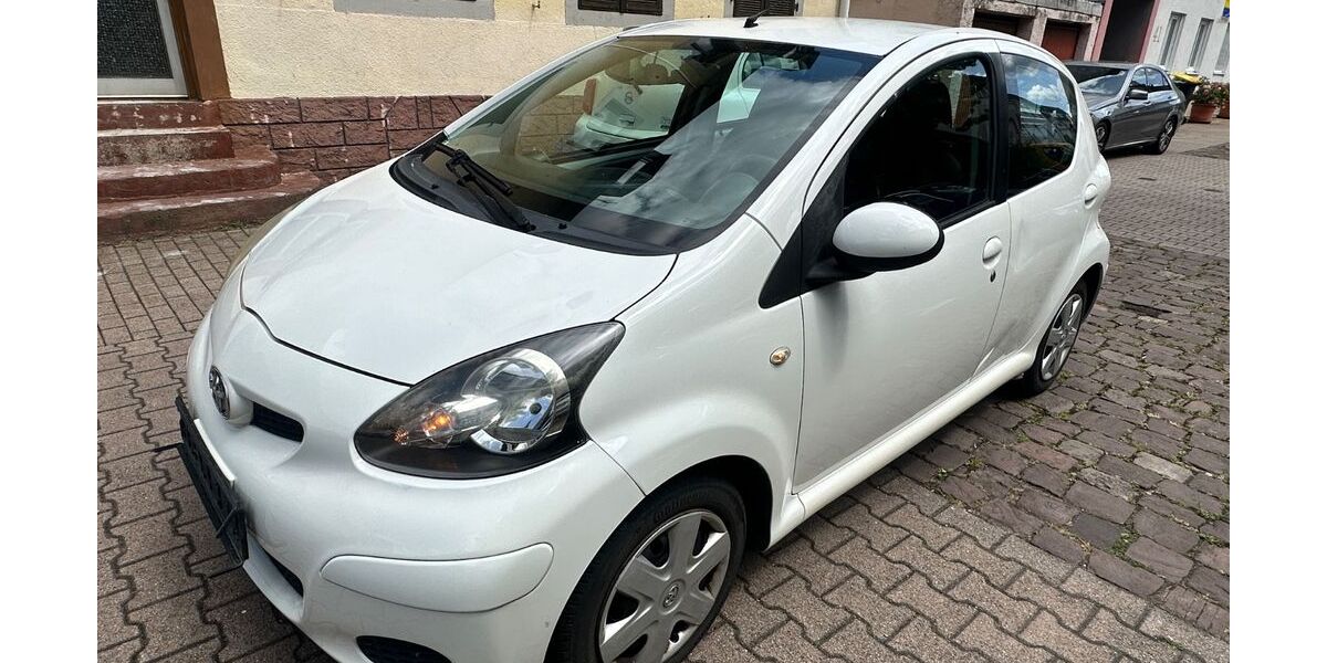 Toyota Aygo (X) 120.000 km 2.990 &euro; Rastatt 76437