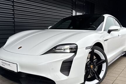 Porsche Taycan 43.990 km 90.689 € Ettlingen 76275