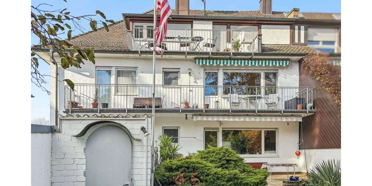 Haus zum Kaufen in Karlsruhe 1.380.000 € 372 m² 11 zimmer