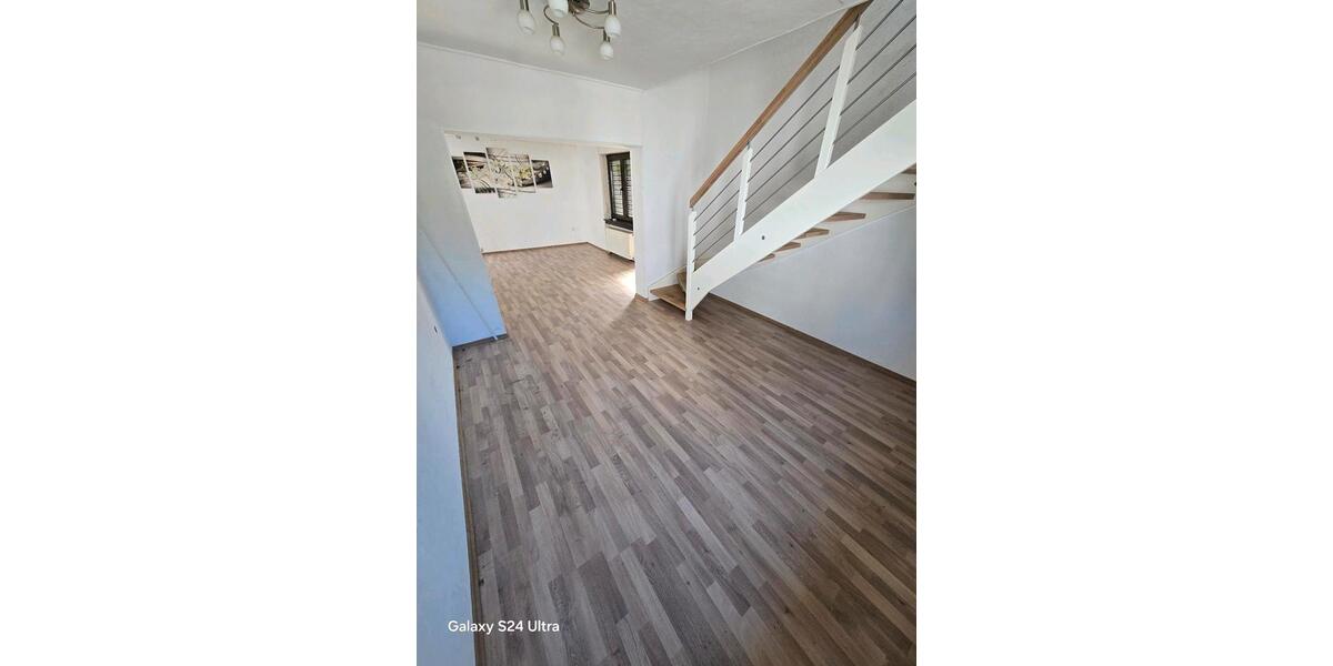 Eigentumswohnung inkl. TLB, EBK und Garage 5 zimmer