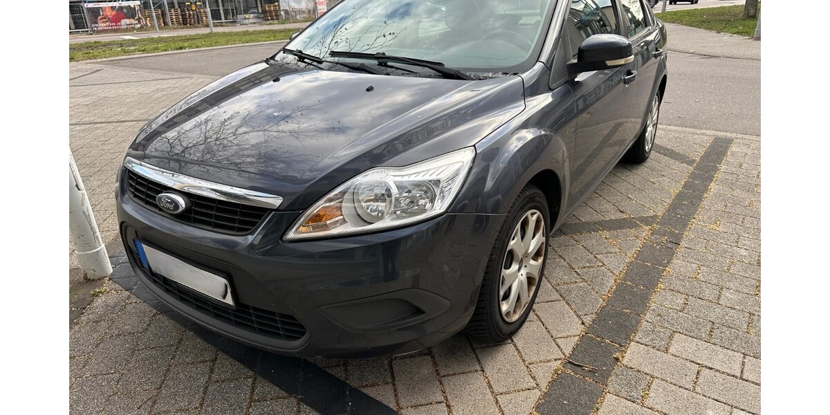Ford Focus Stufenheck 245.000 km 2.000 &euro; Rheinstetten 76287