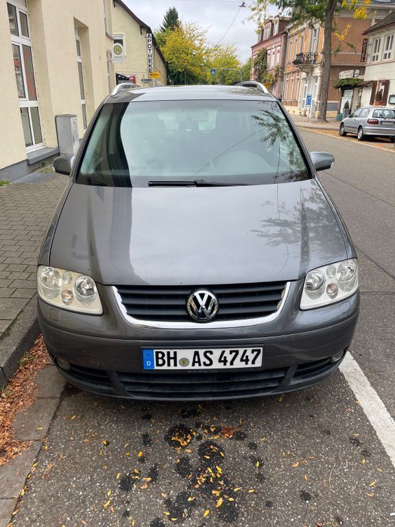 VW Touran 307.000 km 3.350 € Rastatt 76437
