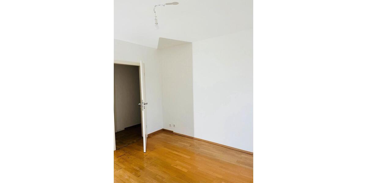 Dachgeschoßwohnung Karlsruhe Rüppurr - 3 Zimmer, 79 m&sup2;, 350.000&euro; | Angebot:26092218