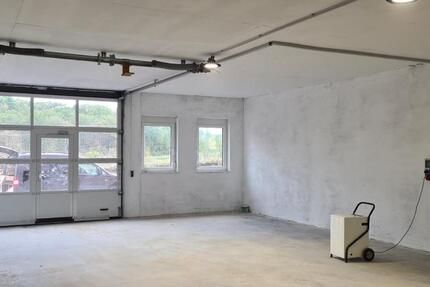 Gewerbefläche Gewerbehalle Lagerhalle Industriehalle Produktionshalle Halle Lagerfläche Lagerraum mit Rolltor zu vermieten! zimmer