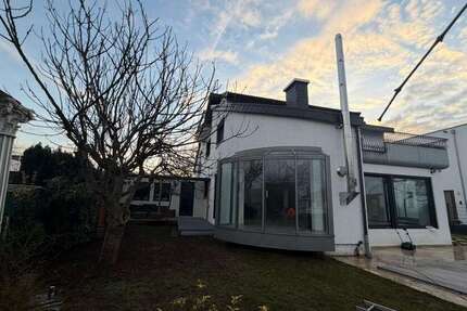 Haus zum Kaufen in Karlsruhe 1.490.000 € 253 m² 8 zimmer