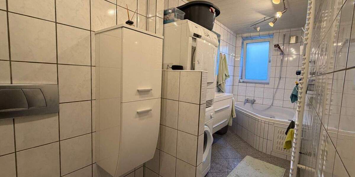 Etagenwohnung Pforzheim Südstadt - 3 Zimmer, 90 m&sup2;, 225.000&euro; | Angebot:25812754