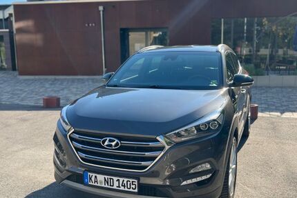 Hyundai TUCSON 150.000 km 14.700 &euro; Karlsruhe 76189