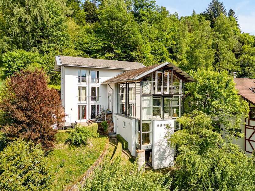 Haus zum Kaufen in Bad Herrenalb 1.850.000 € 300 m²