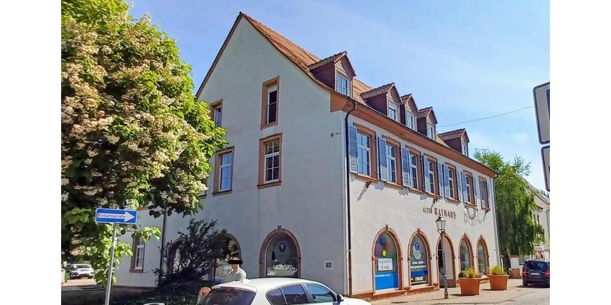 Mehrfamilienhaus und Gewerbefläche in Innenstadtlage zimmer